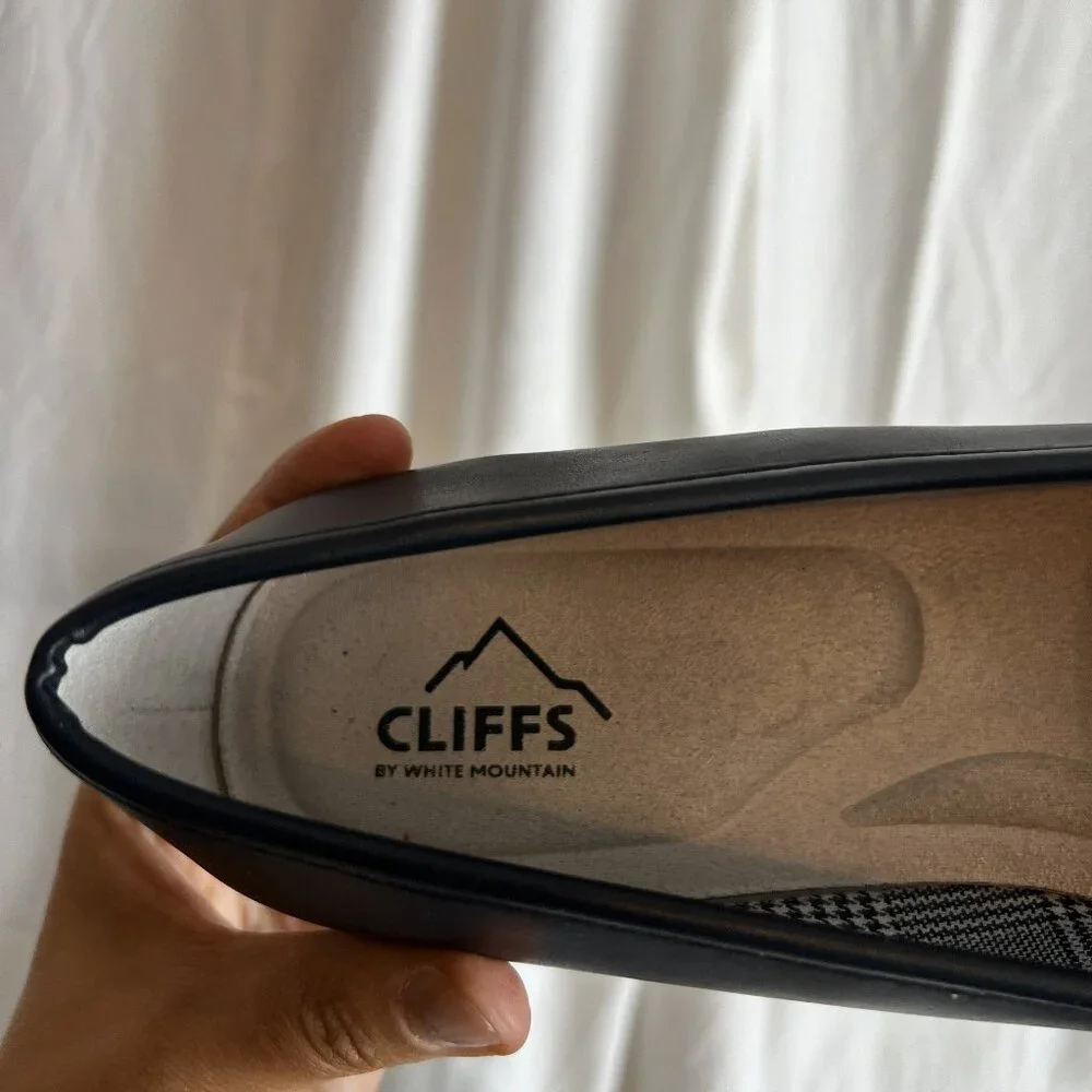 Women's Cliffs by White Mountain Flats/Loafers - Picture 7 of 8